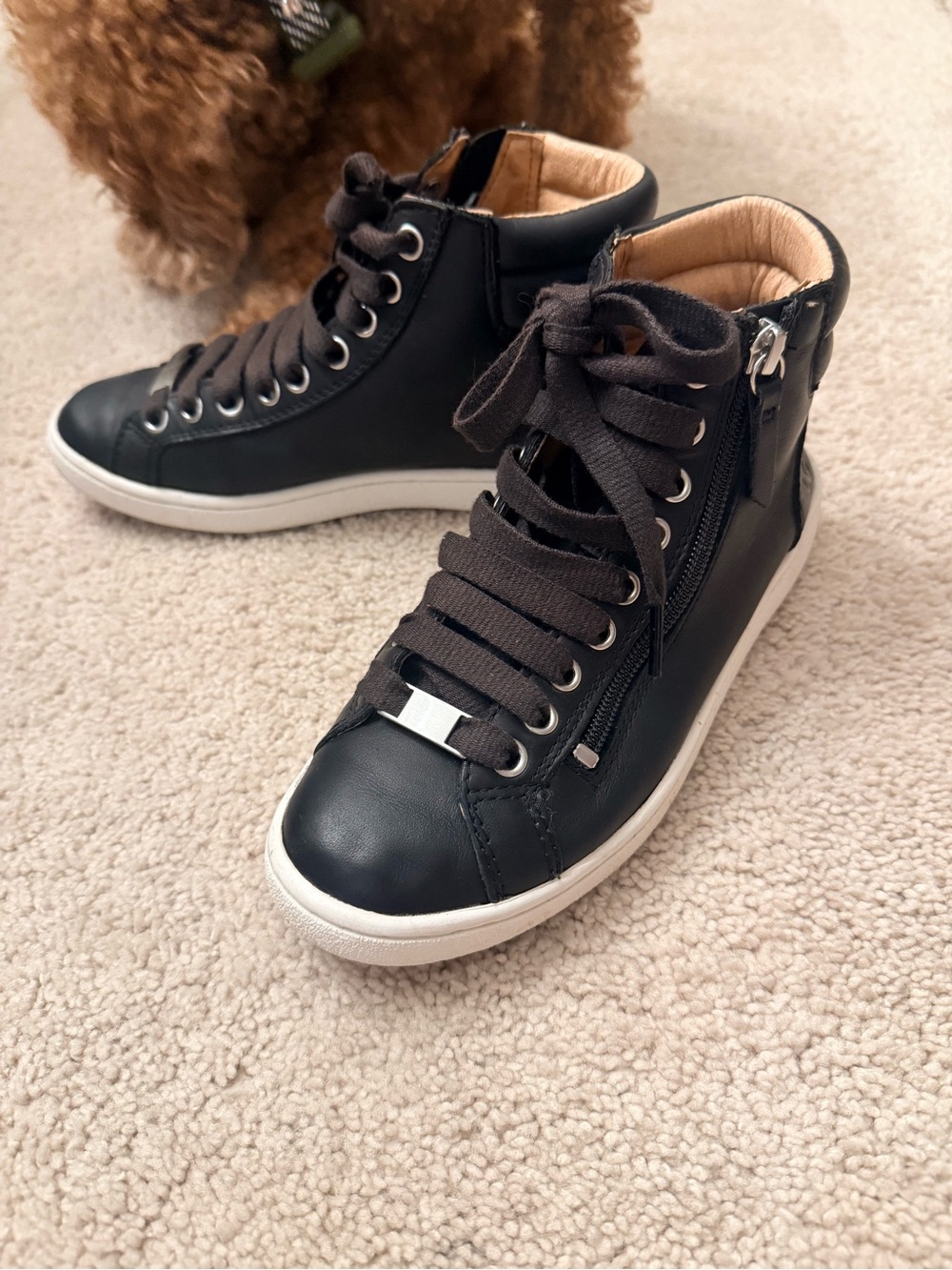 UGG Black Leather High Top Sneakers Women’s 5.5 Side Zip